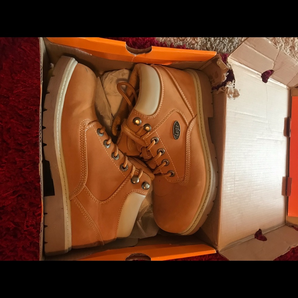 Lugz brand name boots / work boots / casual style